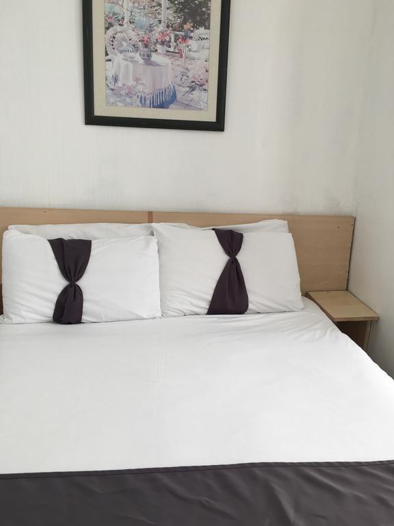 Clapham South Dudley Hotel London Exterior photo