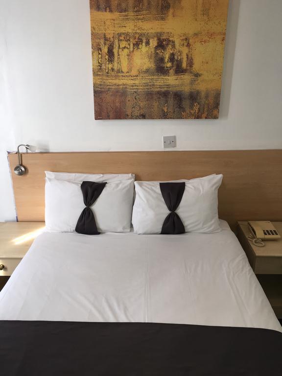 Clapham South Dudley Hotel London Exterior photo
